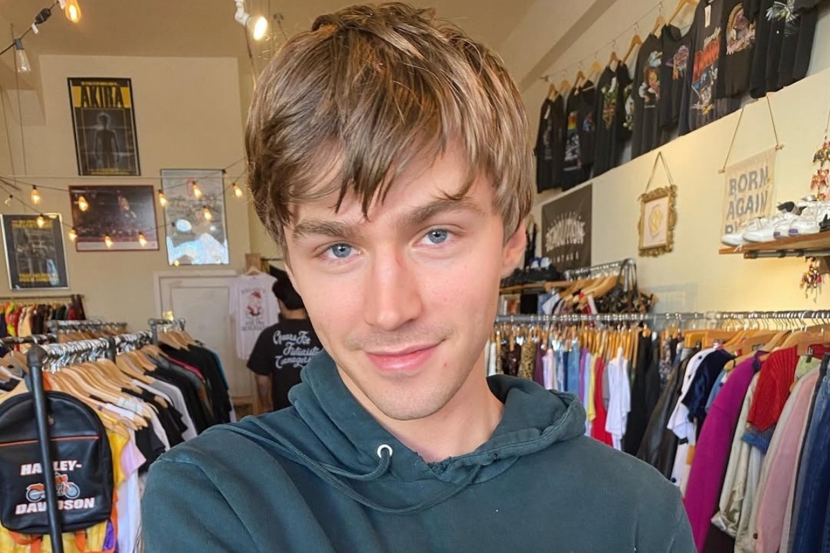 Miles Heizer - Biography, Age, Career, Net Worth